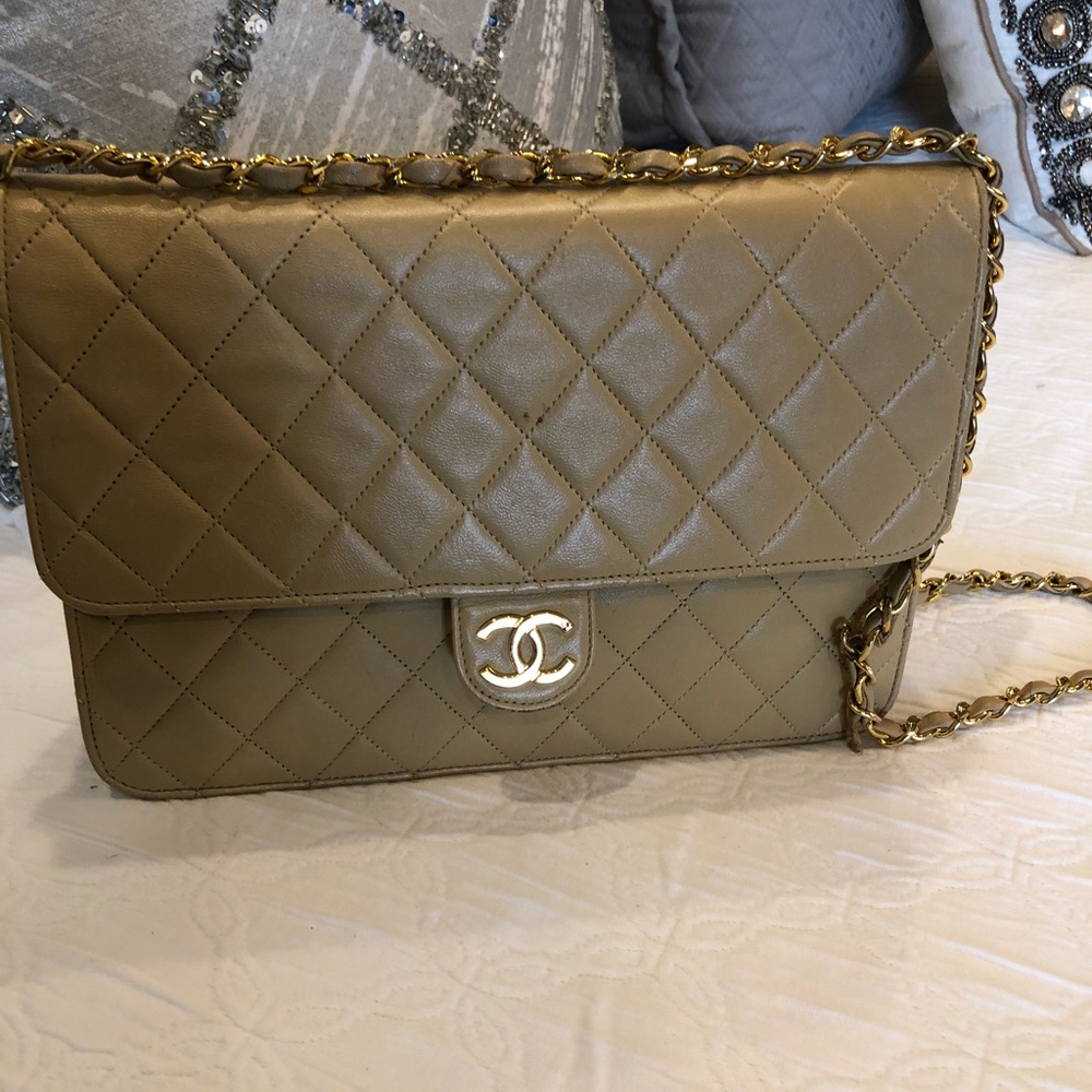 Chanel flap Vinatage refurbished
